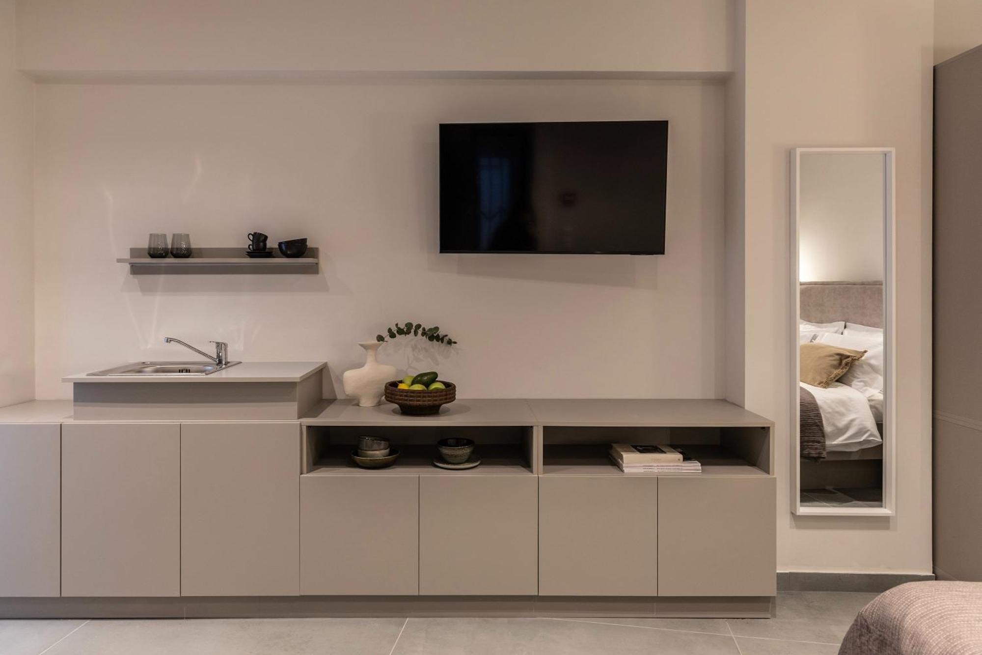 Celestial Athens Suites At Praxitelous ภายนอก รูปภาพ