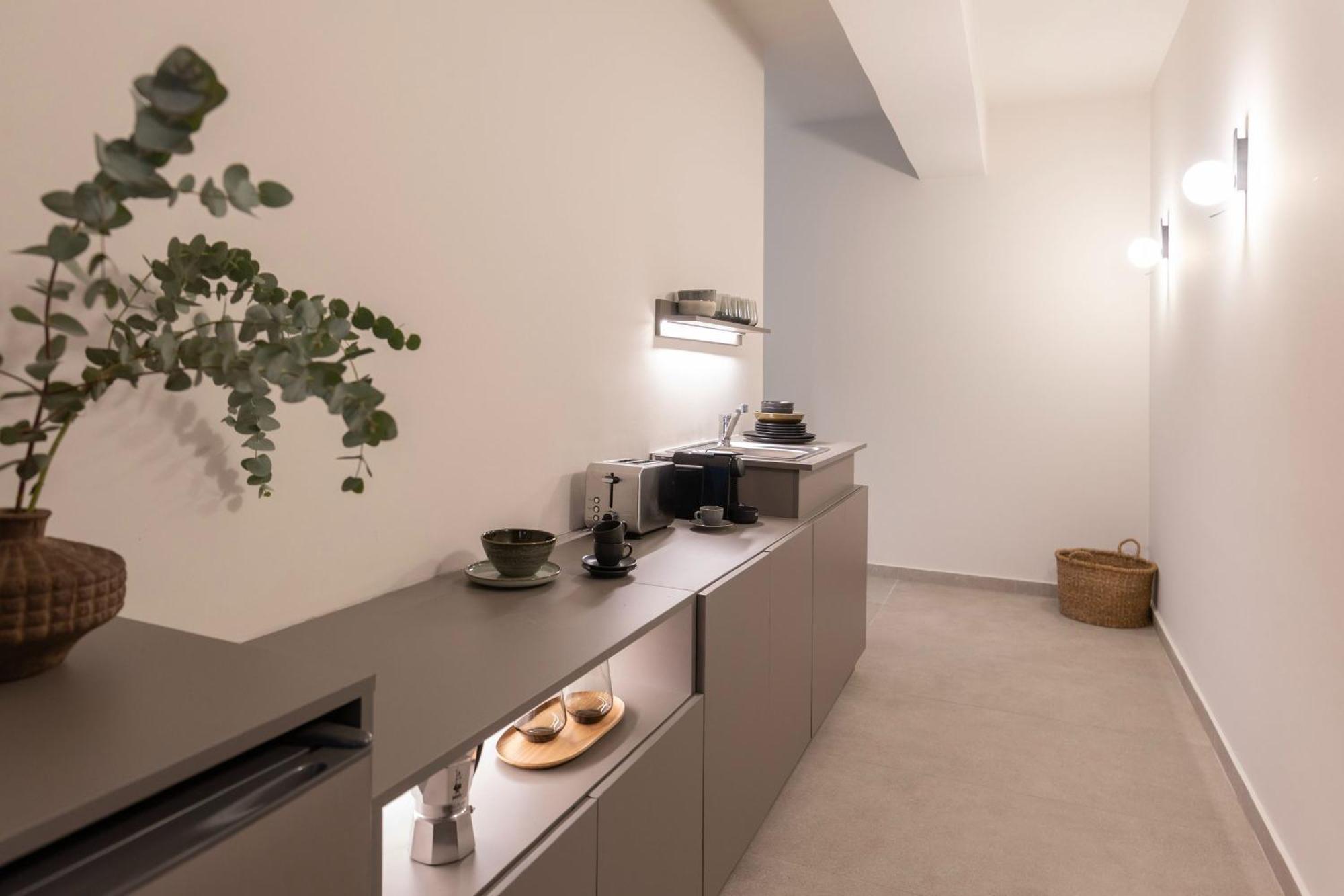 Celestial Athens Suites At Praxitelous ภายนอก รูปภาพ