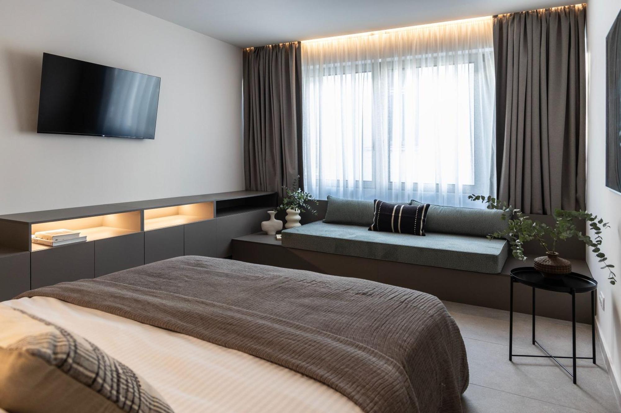 Celestial Athens Suites At Praxitelous ภายนอก รูปภาพ